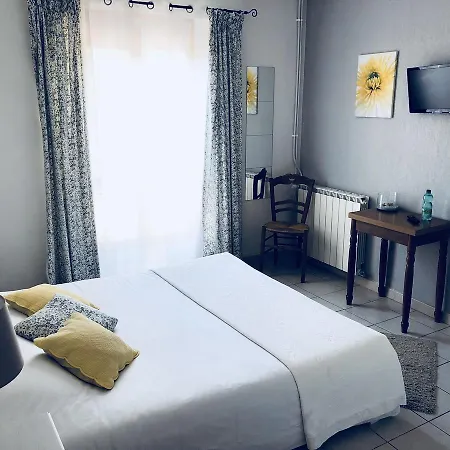 Hotel Le Clos Des Acacias Signes