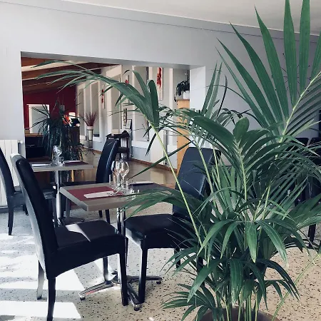 Le Clos Des Acacias 3*